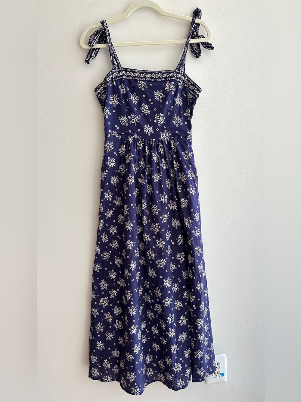 Patrons of Peace Floral Ribbon Tie Smocked Back Midi Dress, Blue, Size Small